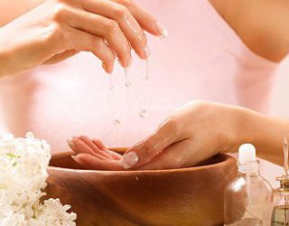 Горячий маникюр от салона красоты GYMMAXX